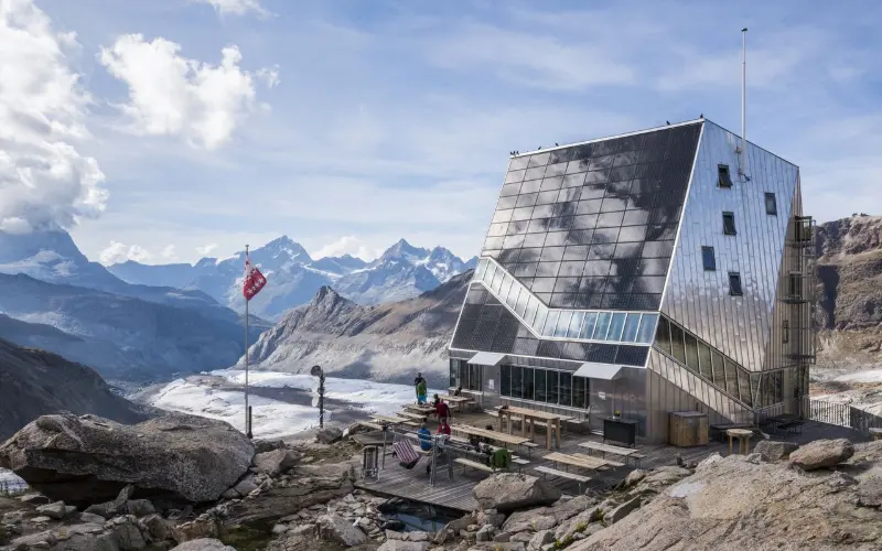 Modern high-altitude hut clad in panels